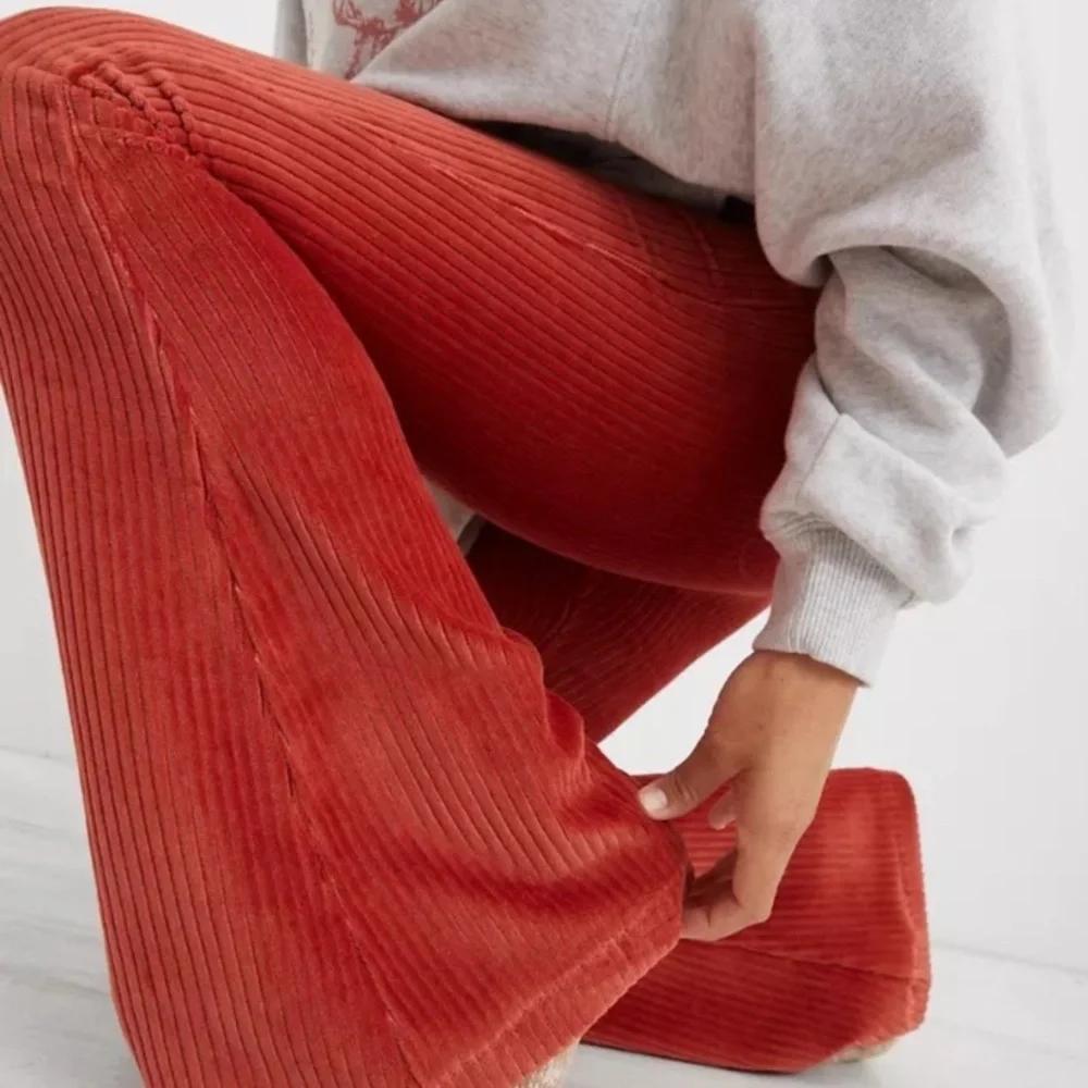 Aerie Groove On Burnt Orange Ribbed Velour Flare Pull On Pants Loungewear Active - Picture 11 of 11